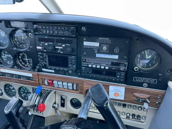 Piper PA28R-200