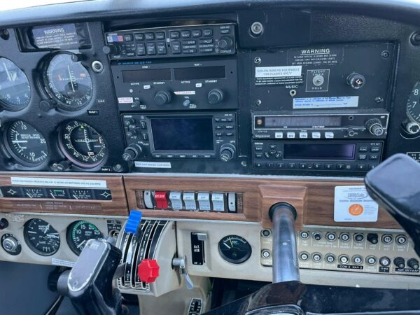 Piper PA28R-200