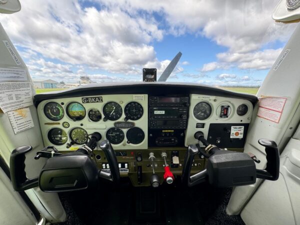 G-BKAZ 1979 Cessna 152 For Sale - Image 4